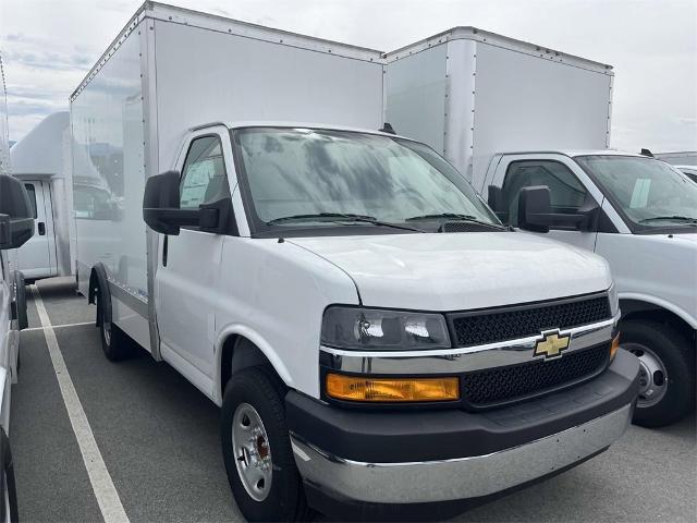 2023 Chevrolet Express Cutaway 3500 Vehicle Photo in ALCOA, TN 37701-3235