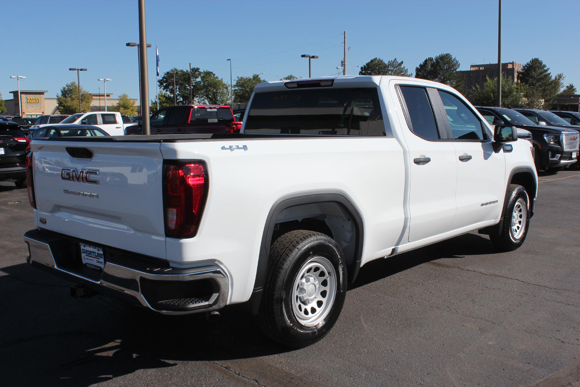 2025 GMC Sierra 1500 Vehicle Photo in AURORA, CO 80012-4011