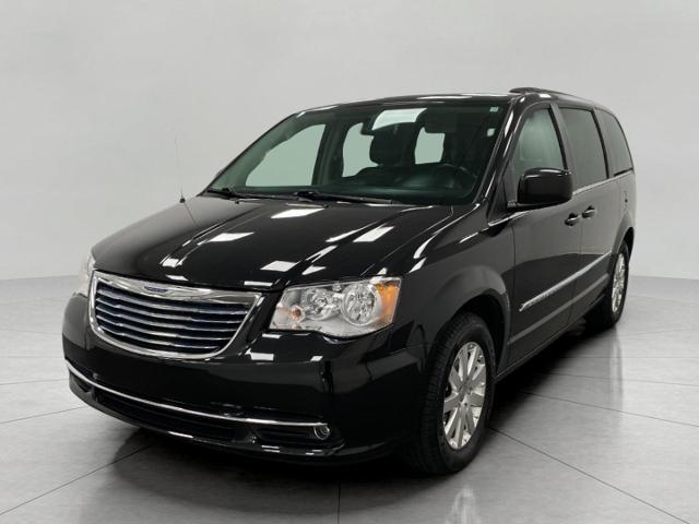 2016 Chrysler Town & Country Vehicle Photo in Appleton, WI 54913