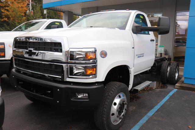 2023 Chevrolet Silverado Chassis Cab Vehicle Photo in MONTICELLO, NY 12701-3853