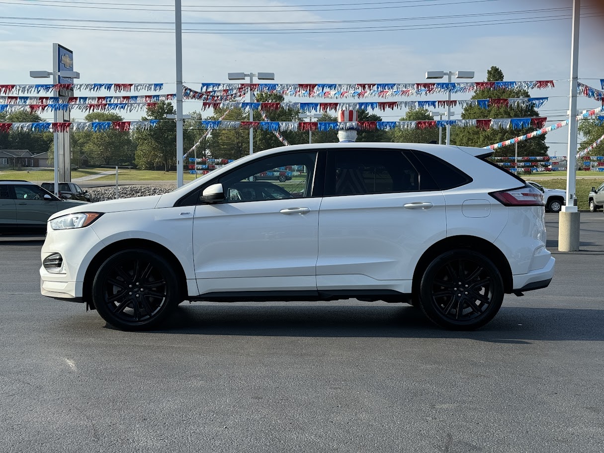 2022 Ford Edge Vehicle Photo in BOONVILLE, IN 47601-9633