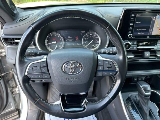 2021 Toyota Highlander Vehicle Photo in MEDINA, OH 44256-9631