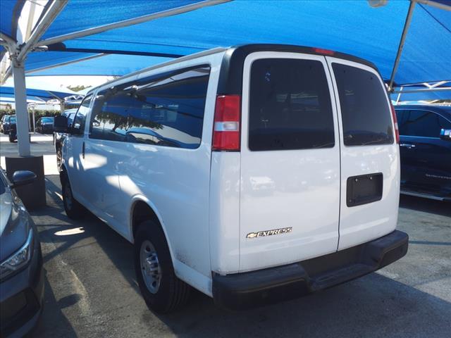 2020 Chevrolet Express Passenger Vehicle Photo in Denton, TX 76205