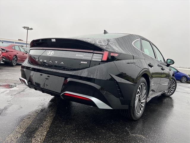 2025 Hyundai SONATA Hybrid Vehicle Photo in O'Fallon, IL 62269