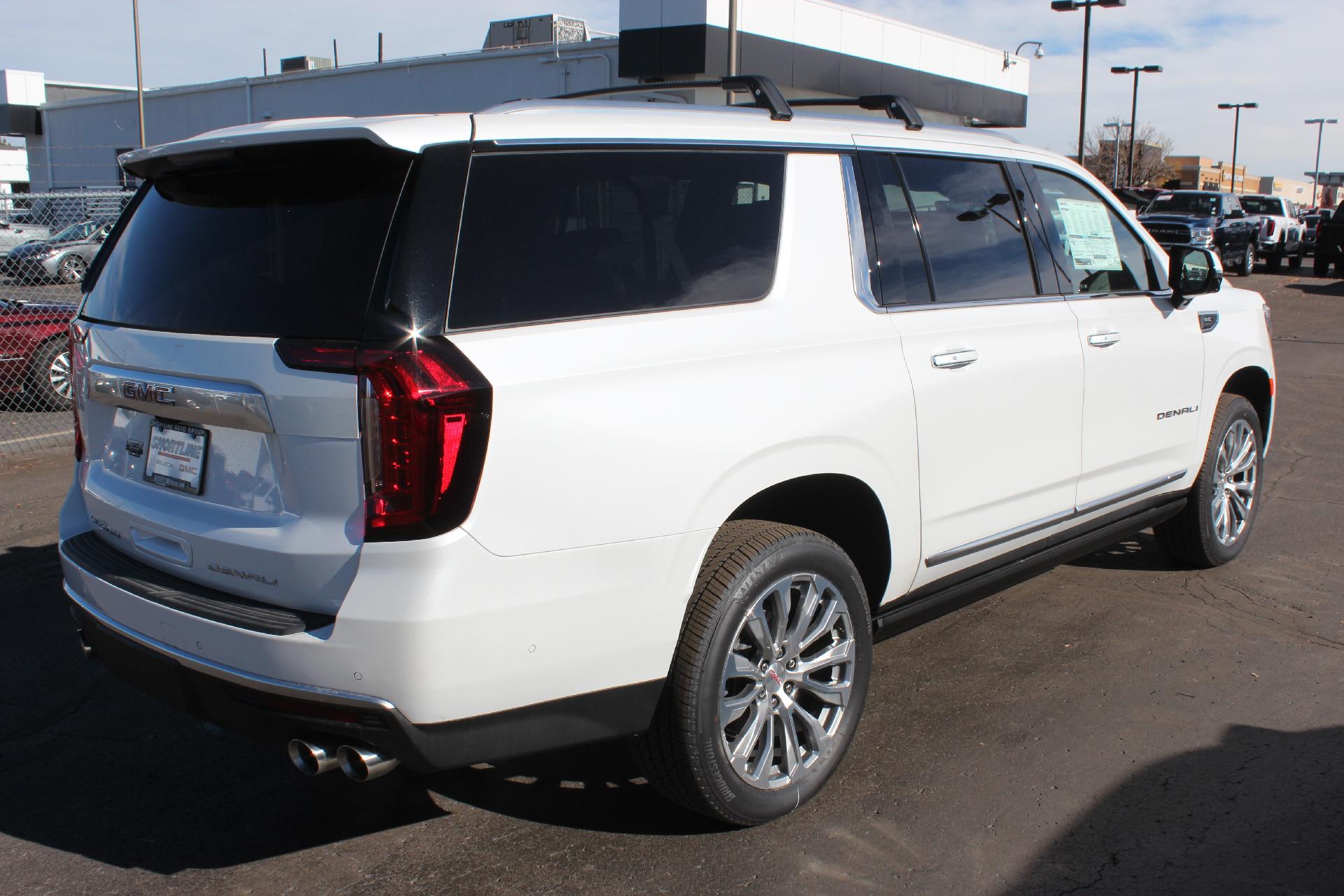 2024 GMC Yukon XL Vehicle Photo in AURORA, CO 80012-4011