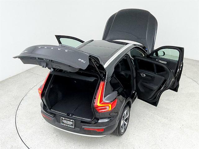 2024 Volvo XC40 Vehicle Photo in Grapevine, TX 76051