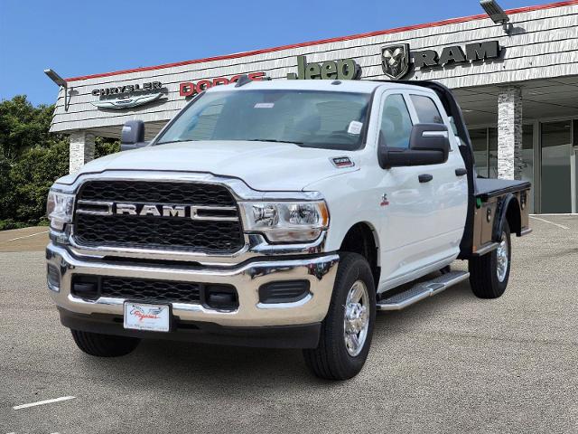 2024 Ram 3500 Vehicle Photo in Ennis, TX 75119-5114