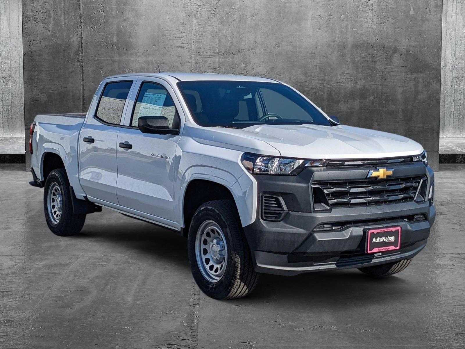 2024 Chevrolet Colorado Vehicle Photo in VALENCIA, CA 91355-1705