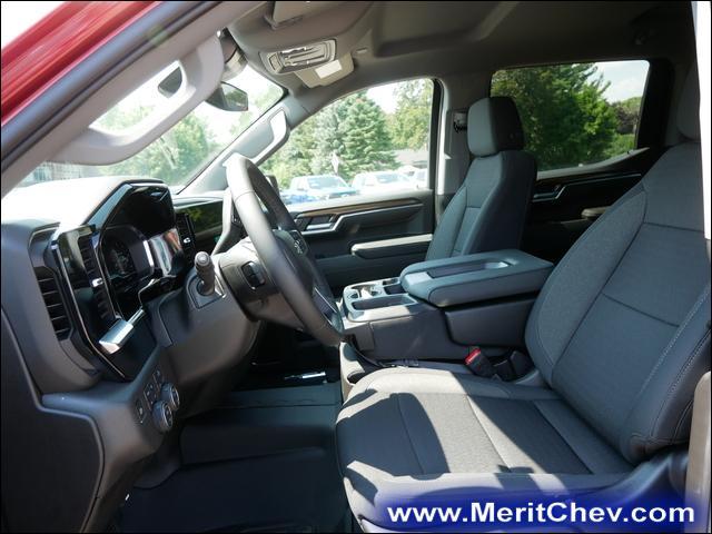 2024 Chevrolet Silverado 1500 Vehicle Photo in MAPLEWOOD, MN 55119-4794