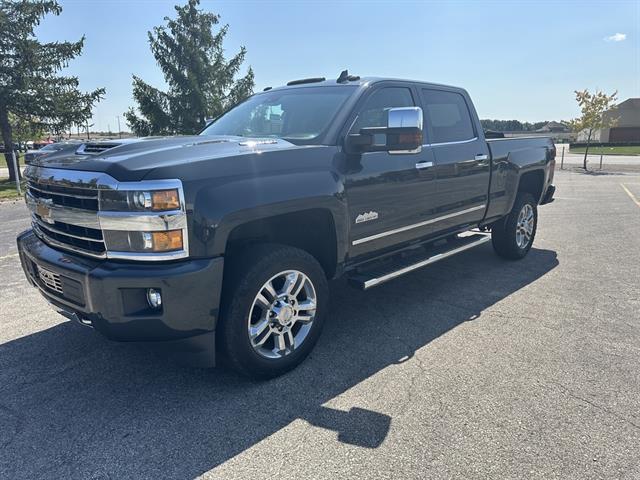 Used 2018 Chevrolet Silverado 2500HD High Country with VIN 1GC1KXEY3JF210564 for sale in Birch Run, MI