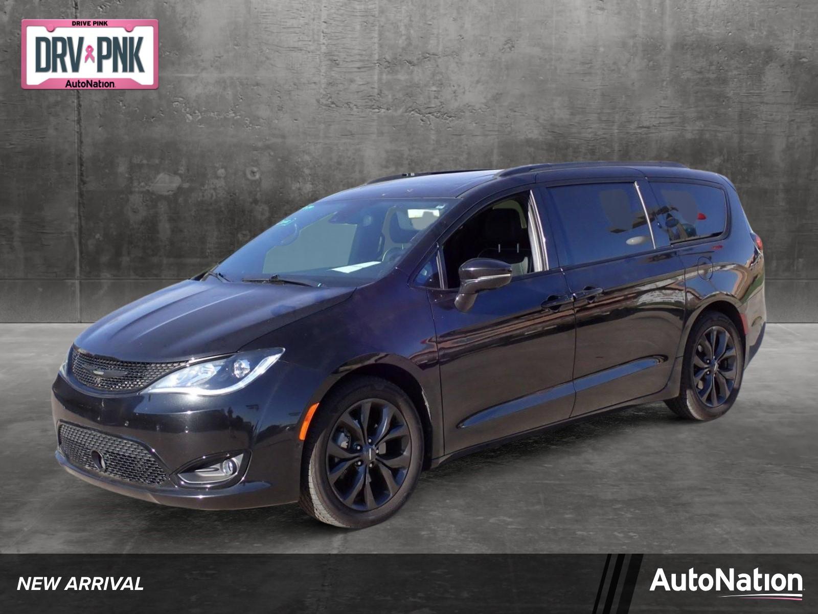 2019 Chrysler Pacifica Vehicle Photo in DENVER, CO 80221-3610