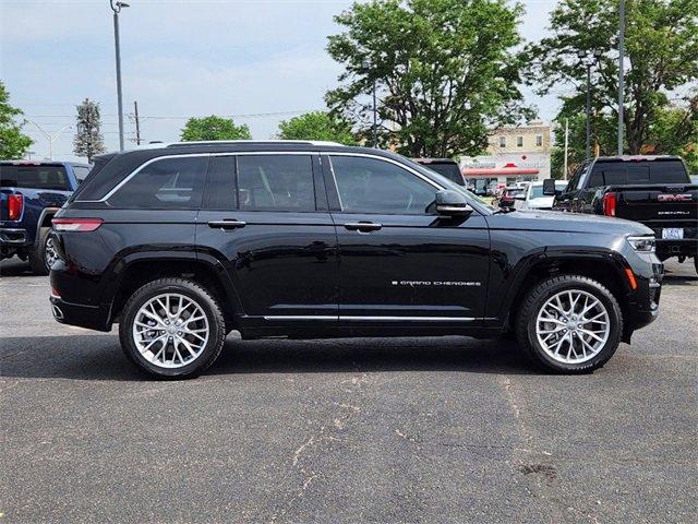 2022 Jeep Grand Cherokee Vehicle Photo in AURORA, CO 80011-6998