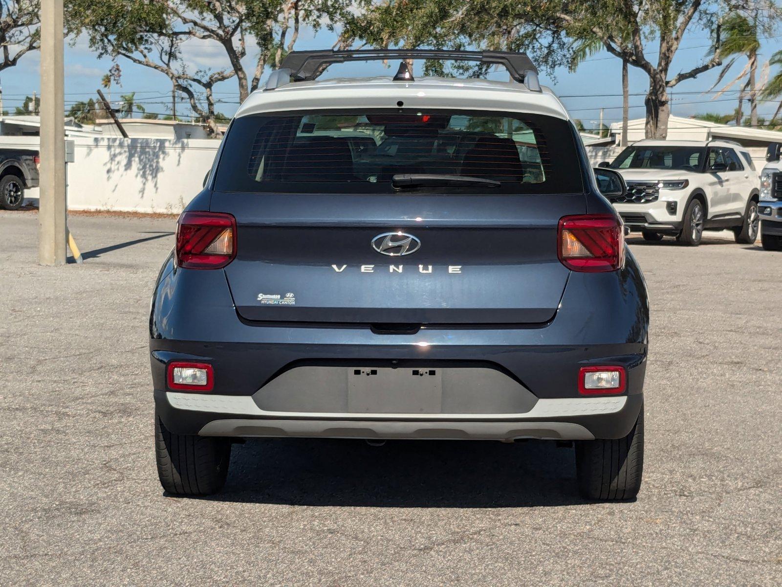 2021 Hyundai VENUE Vehicle Photo in St. Petersburg, FL 33713