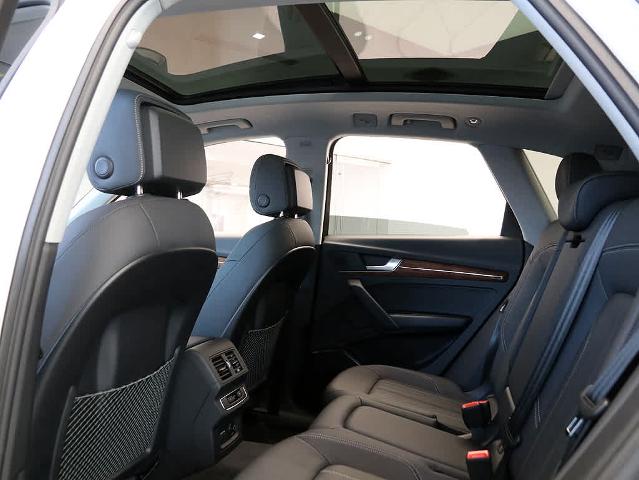 2022 Audi Q5 Vehicle Photo in LIBERTYVILLE, IL 60048-3287