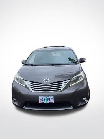 2017 Toyota Sienna Vehicle Photo in Salem, OR 97301