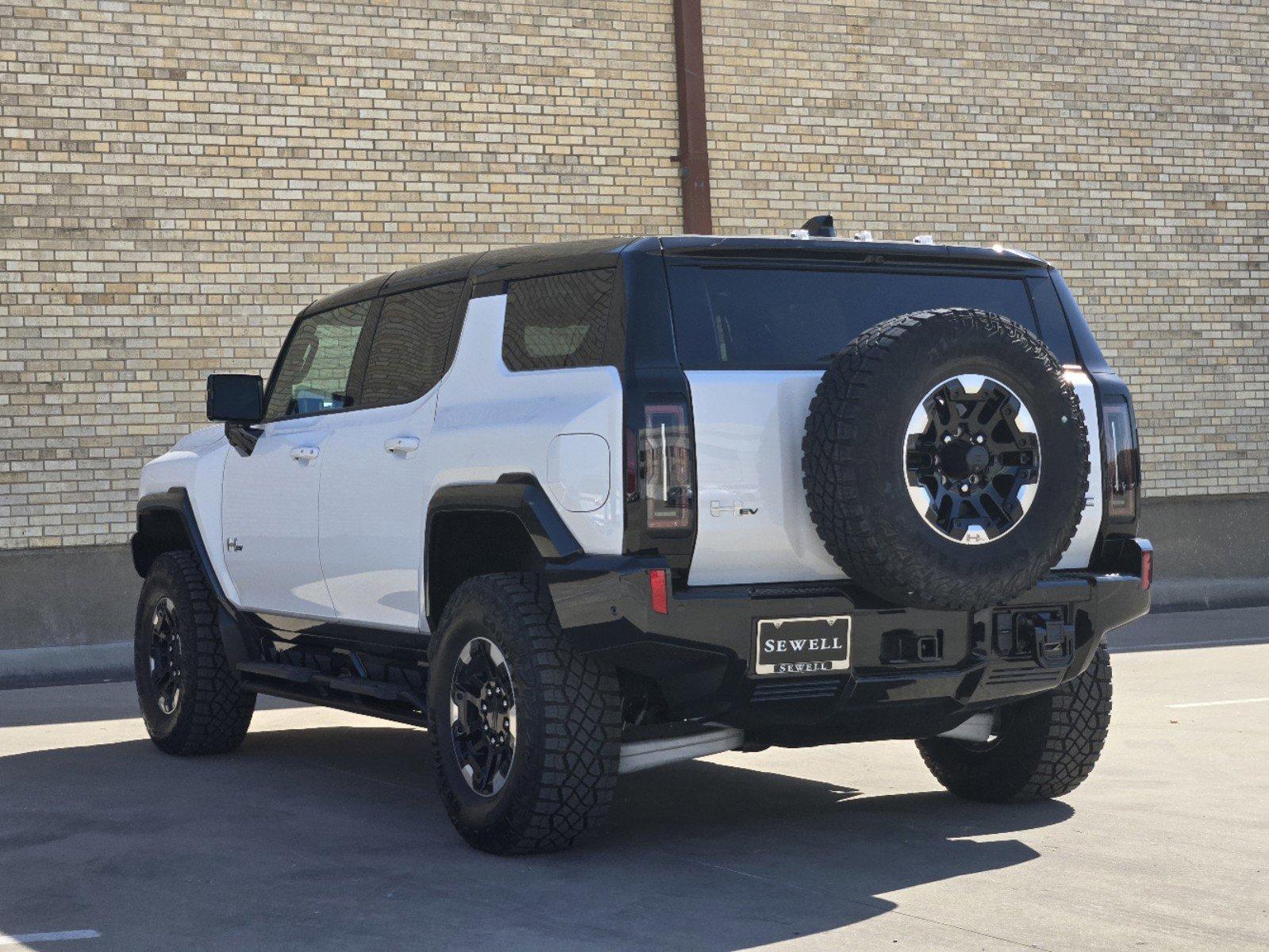 2024 GMC HUMMER EV SUV Vehicle Photo in DALLAS, TX 75209-3016