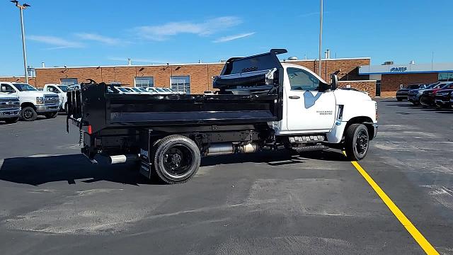 2024 Chevrolet Silverado Chassis Cab Vehicle Photo in JOLIET, IL 60435-8135