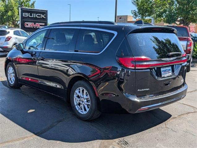 2022 Chrysler Pacifica Vehicle Photo in AURORA, CO 80012-4011