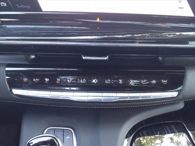 2022 Cadillac Escalade Vehicle Photo in DENTON, TX 76210-9321