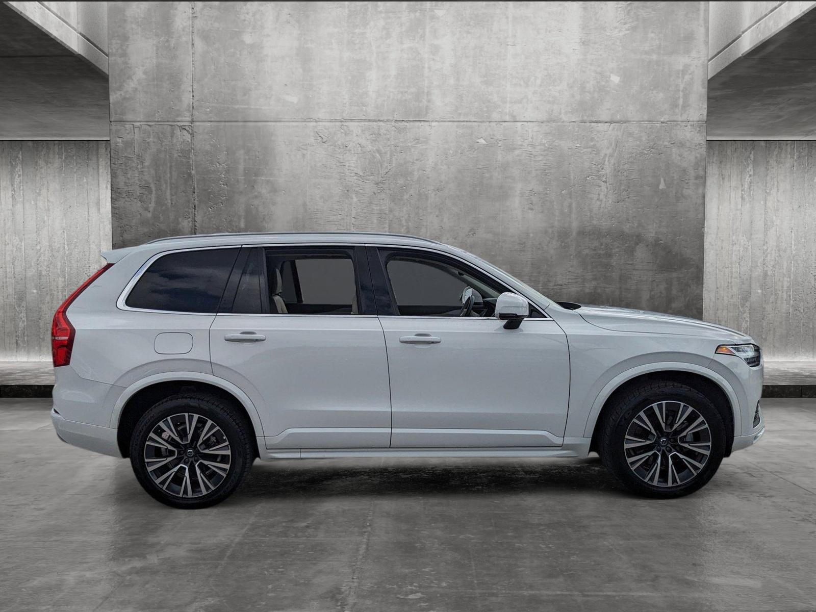 2022 Volvo XC90 Vehicle Photo in Tampa, FL 33614