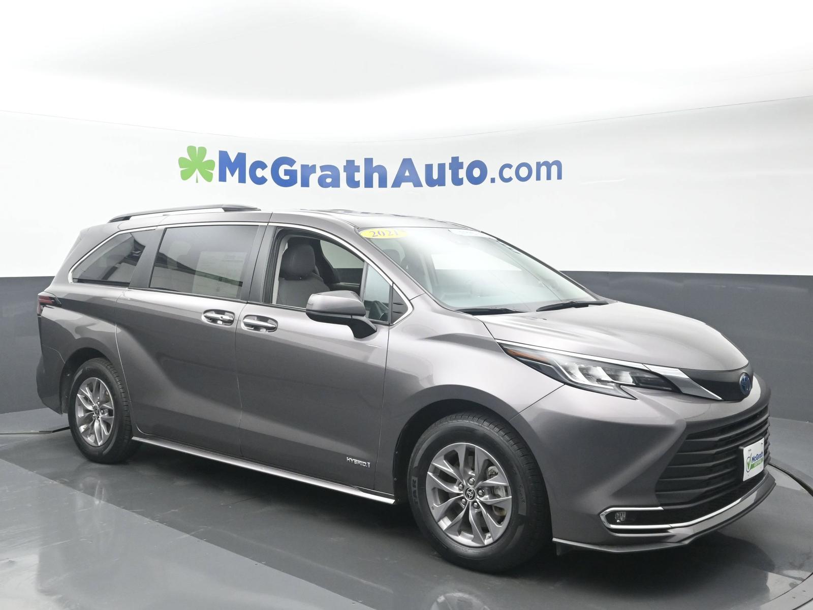 2021 Toyota Sienna Vehicle Photo in Cedar Rapids, IA 52402