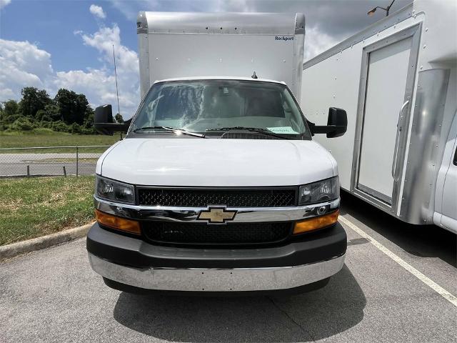 2024 Chevrolet Express Cutaway 4500 Vehicle Photo in ALCOA, TN 37701-3235