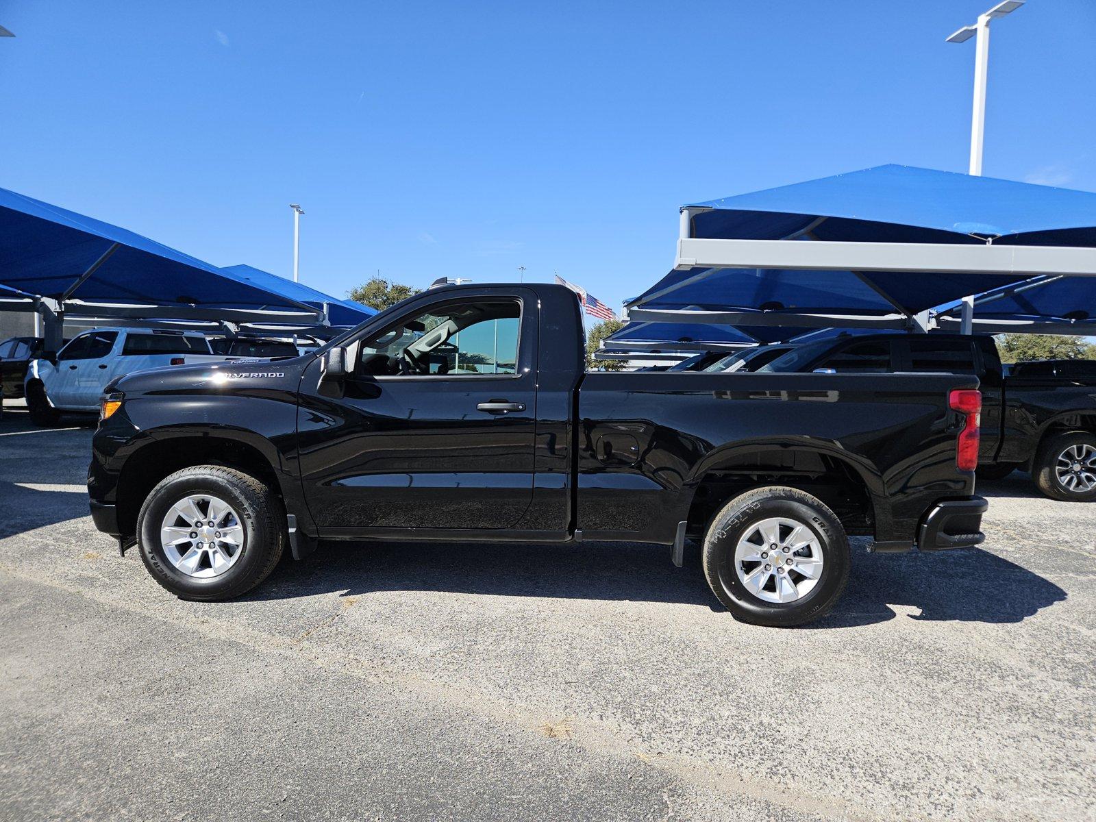 2025 Chevrolet Silverado 1500 Vehicle Photo in NORTH RICHLAND HILLS, TX 76180-7199