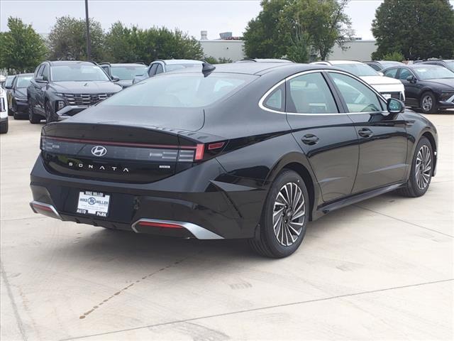 2024 Hyundai SONATA Hybrid Vehicle Photo in Peoria, IL 61615