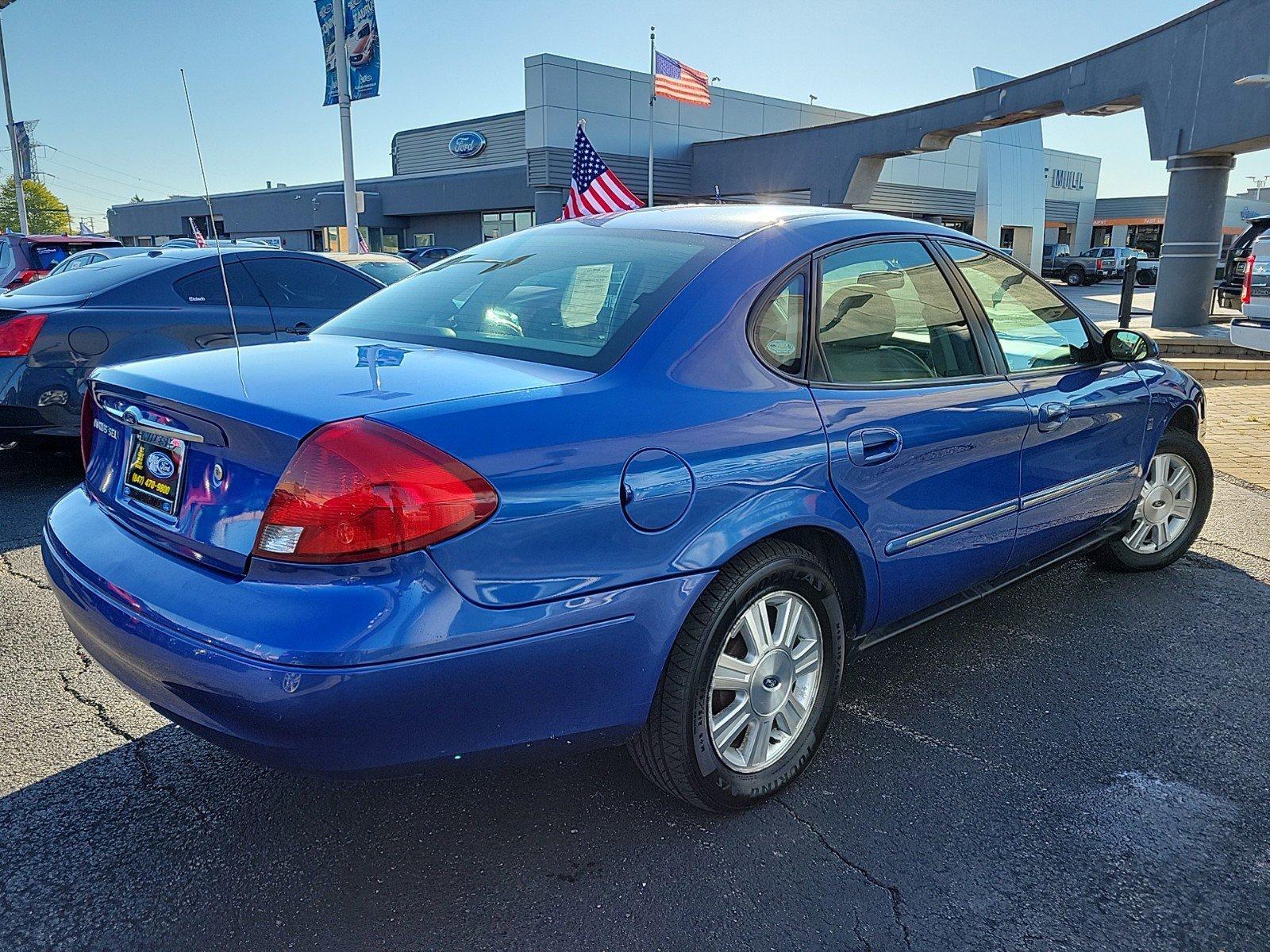 2003 Ford Taurus Vehicle Photo in Saint Charles, IL 60174