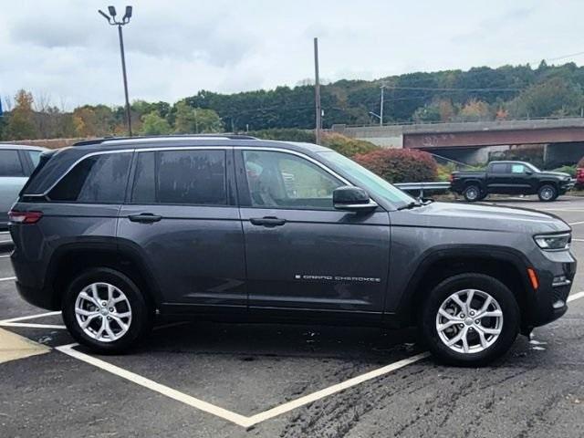 2022 Jeep Grand Cherokee Vehicle Photo in Gardner, MA 01440