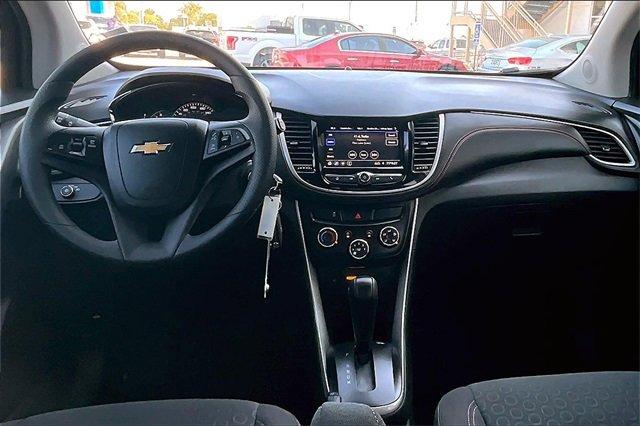 2022 Chevrolet Trax Vehicle Photo in TOPEKA, KS 66609-0000