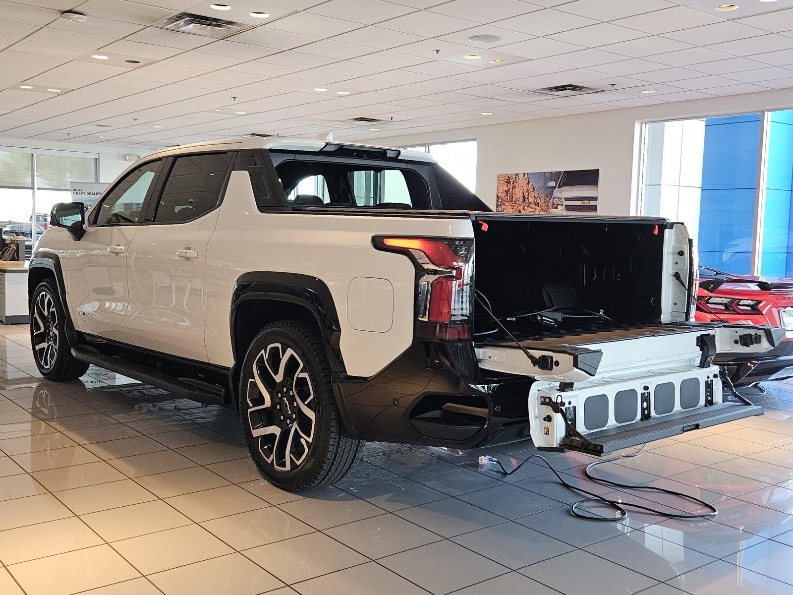 2024 Chevrolet Silverado EV Vehicle Photo in PEORIA, AZ 85382-3715