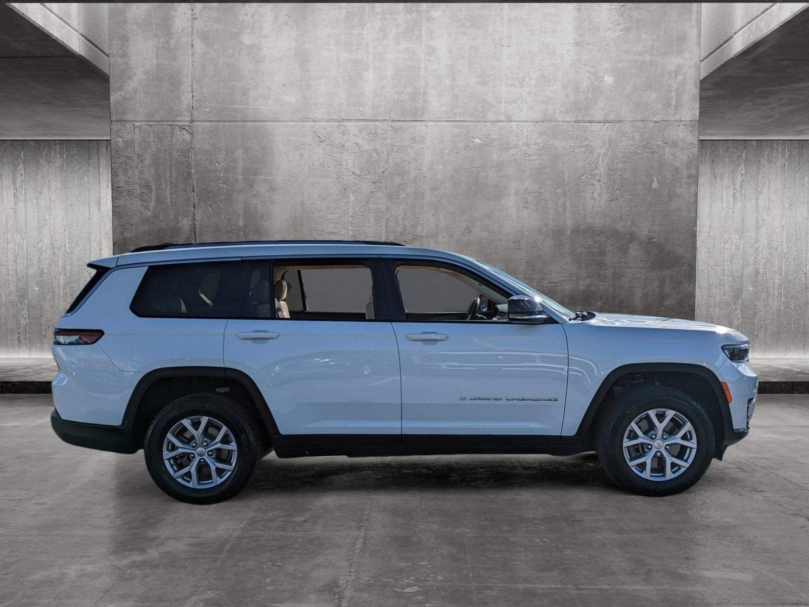 2022 Jeep Grand Cherokee L Vehicle Photo in Bradenton, FL 34207