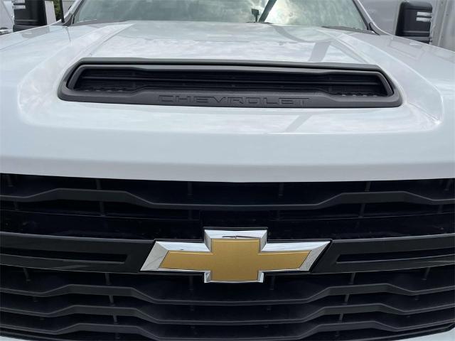 2024 Chevrolet Silverado 3500 HD CC Vehicle Photo in ALCOA, TN 37701-3235