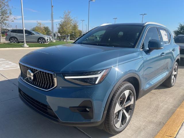 2025 Volvo XC40 Vehicle Photo in Grapevine, TX 76051