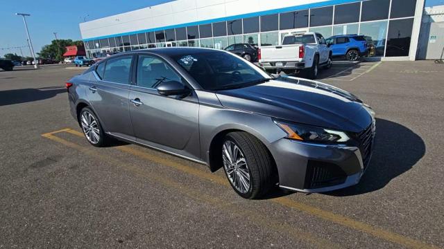 Used 2023 Nissan Altima SL with VIN 1N4BL4EW0PN383090 for sale in Saint Cloud, MN