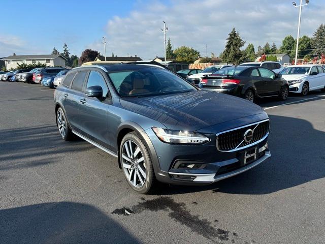 2023 Volvo V90 Cross Country Vehicle Photo in Puyallup, WA 98371