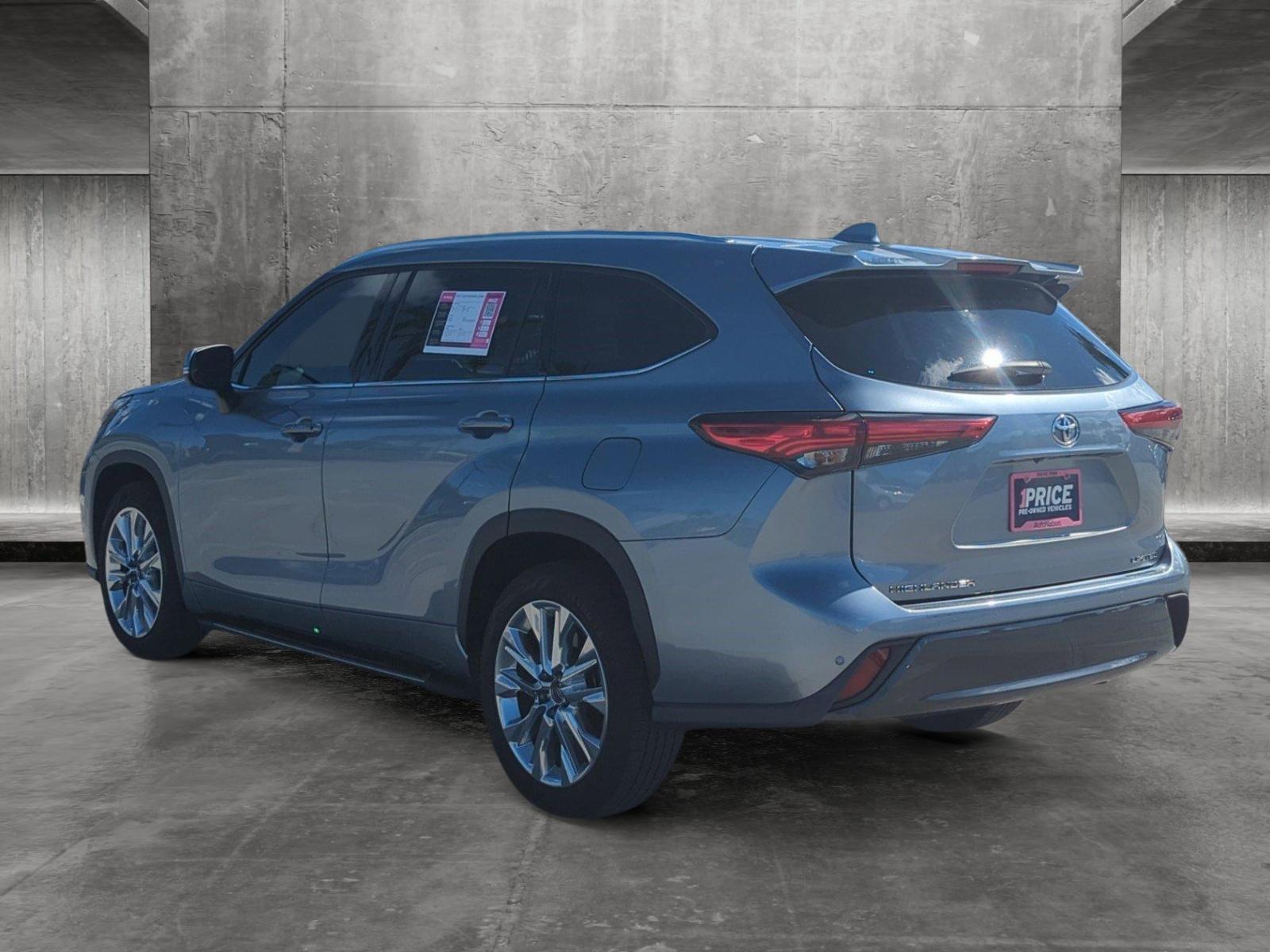 2020 Toyota Highlander Vehicle Photo in Margate, FL 33063