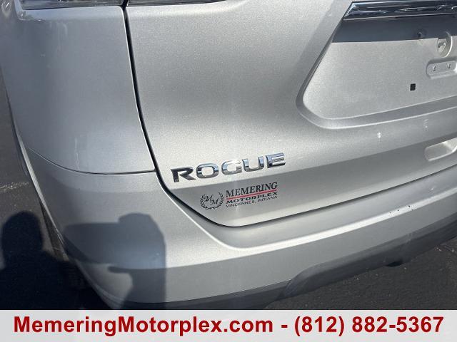 2015 Nissan Rogue Vehicle Photo in VINCENNES, IN 47591-5519