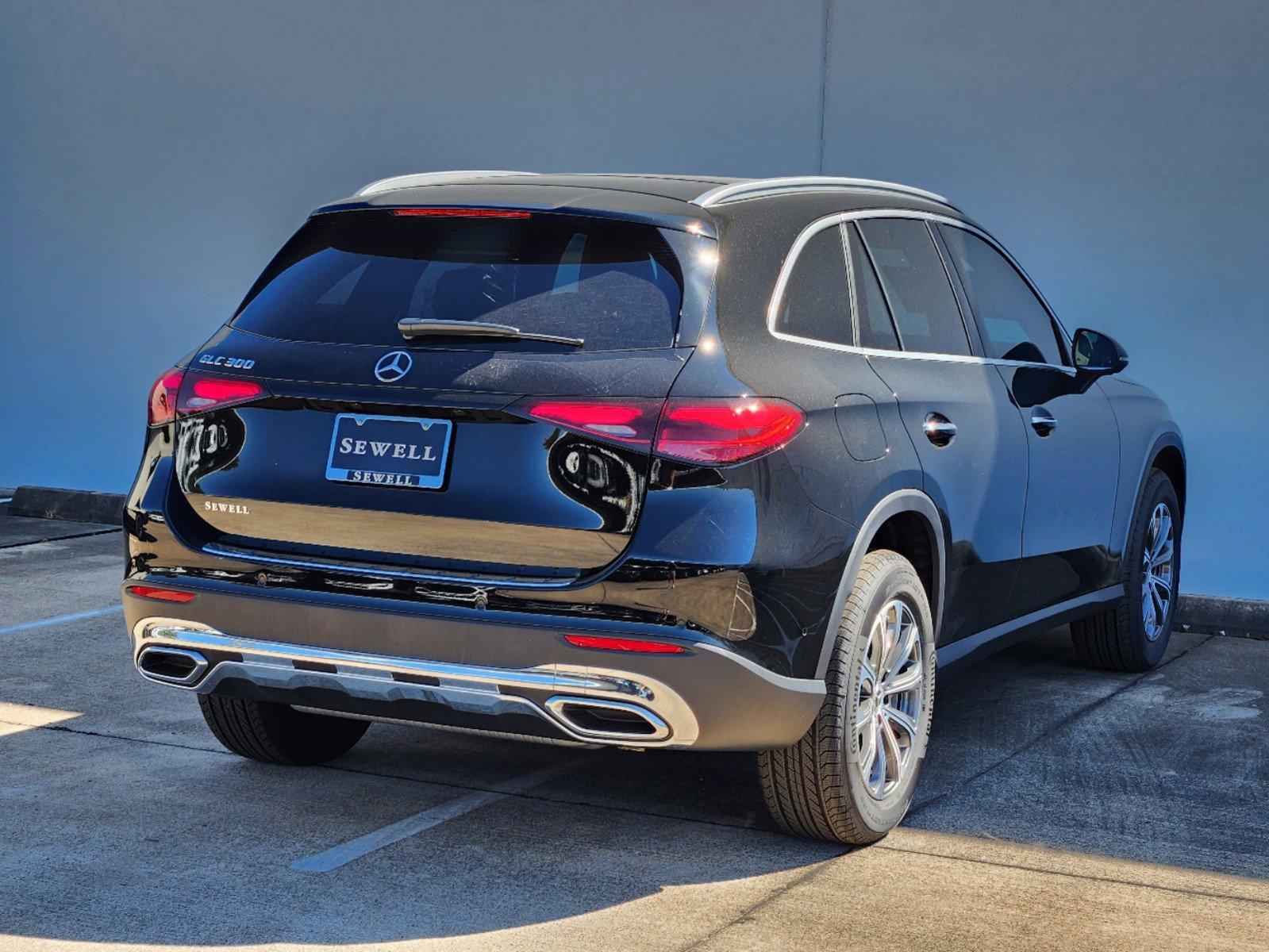 2025 Mercedes-Benz GLC Vehicle Photo in HOUSTON, TX 77079