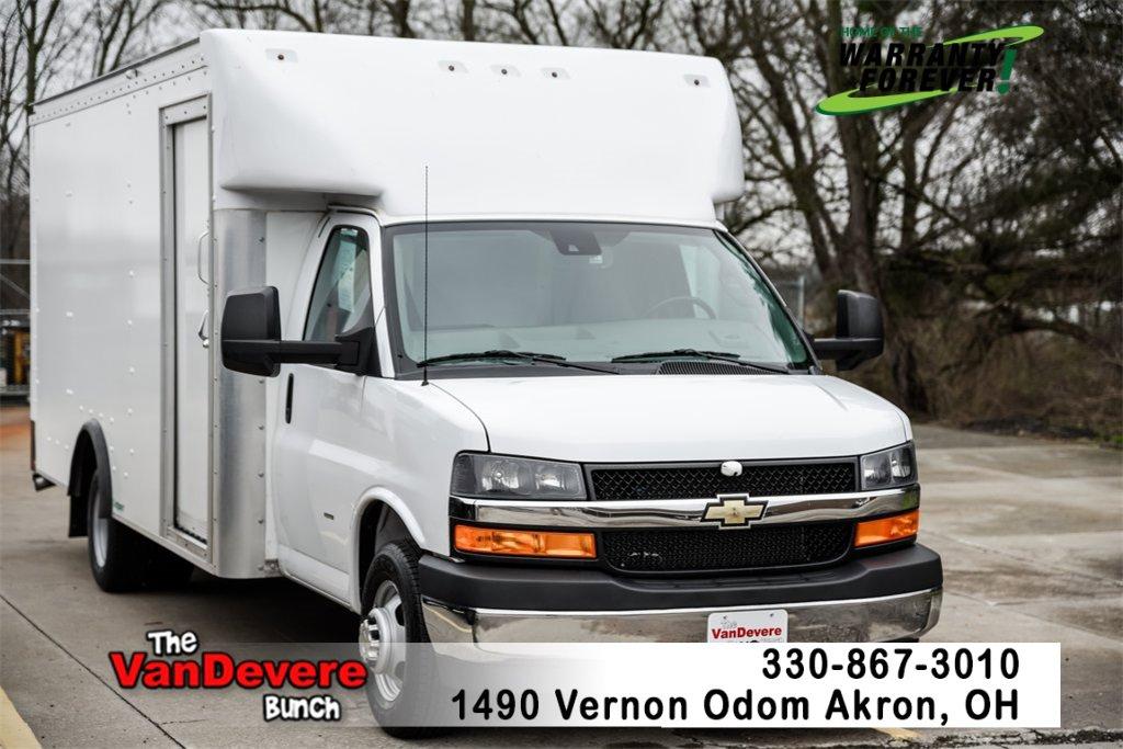 2022 Chevrolet Express Commercial Cutaway Vehicle Photo in AKRON, OH 44320-4088
