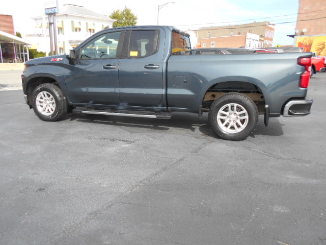 Used 2019 Chevrolet Silverado 1500 LT with VIN 1GCRYDED9KZ238527 for sale in North Baltimore, OH