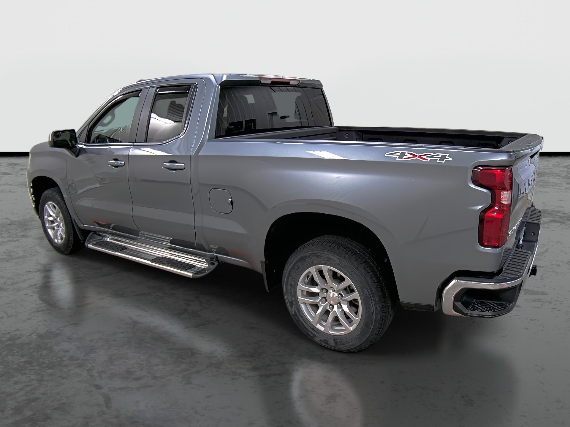 Used 2021 Chevrolet Silverado 1500 LT with VIN 1GCVYDET3MZ112236 for sale in Hannibal, MO