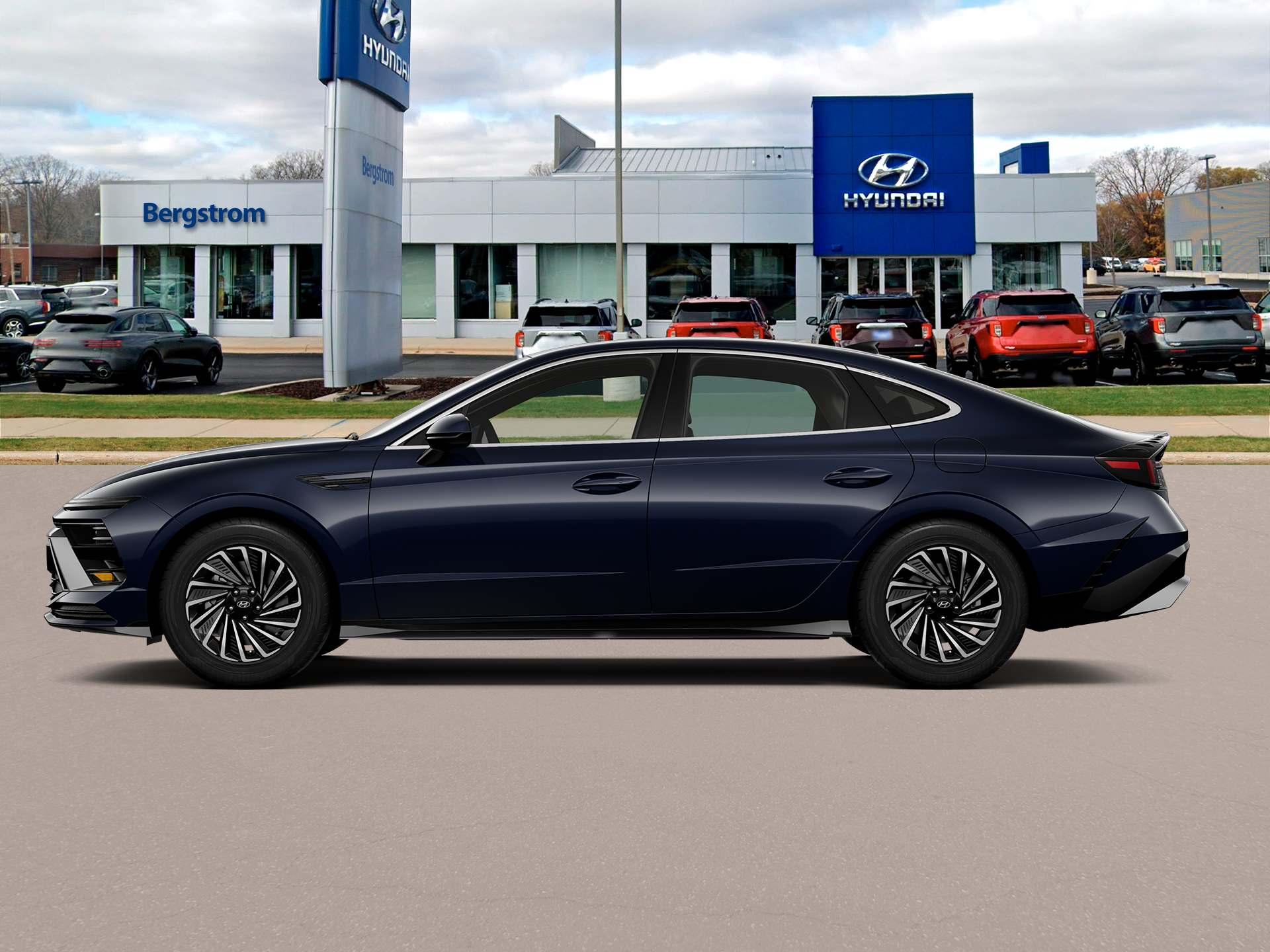 2024 Hyundai SONATA Hybrid Vehicle Photo in Green Bay, WI 54304