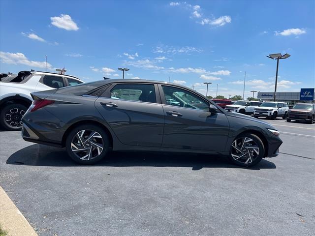 2024 Hyundai ELANTRA Vehicle Photo in O'Fallon, IL 62269