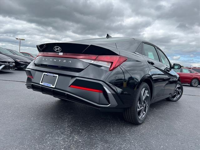 2024 Hyundai ELANTRA Vehicle Photo in O'Fallon, IL 62269