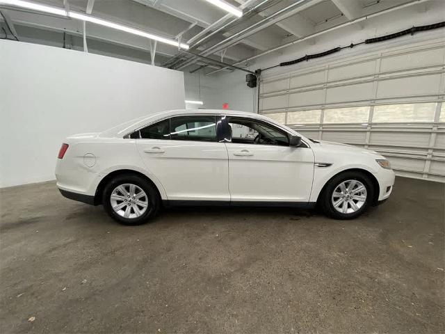 2010 Ford Taurus Vehicle Photo in PORTLAND, OR 97225-3518