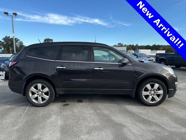 2017 Chevrolet Traverse Vehicle Photo in Puyallup, WA 98371