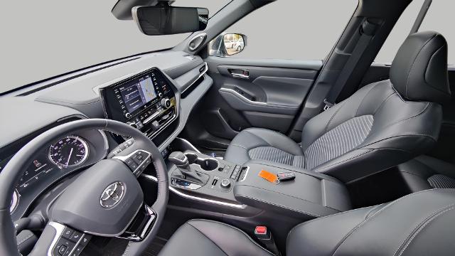 2022 Toyota Highlander Vehicle Photo in Appleton, WI 54914