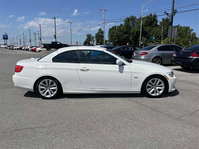 2013 BMW 3 Series Vehicle Photo in ALCOA, TN 37701-3235